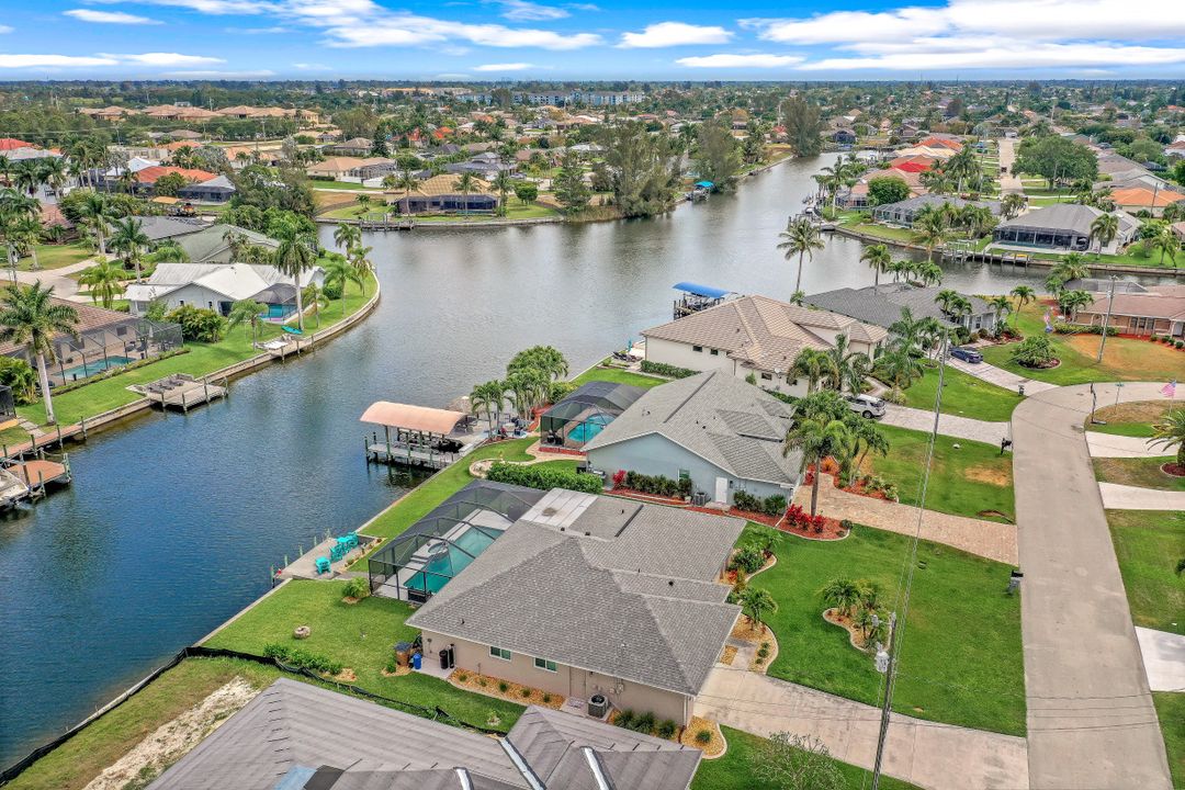 2307 SW 40th St, Cape Coral, FL 33914