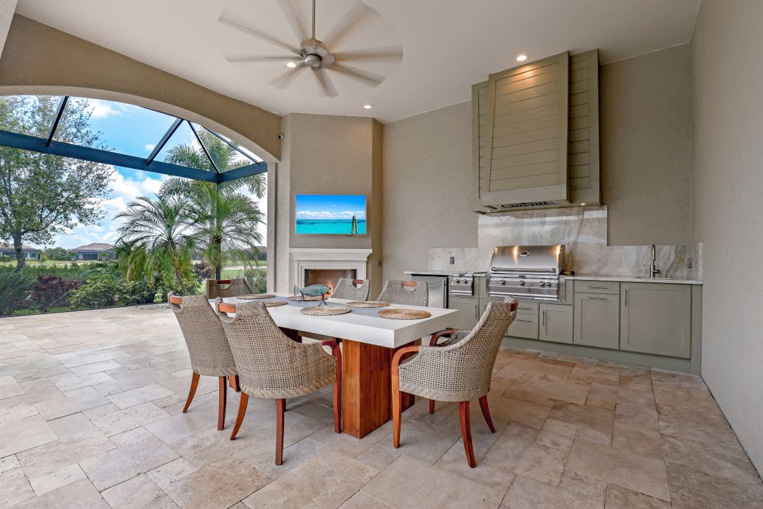 9067 Sorreno Ct, Naples, FL 34114