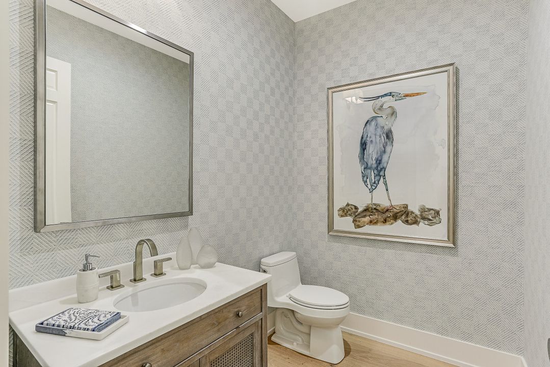 1040 2nd St S, Naples, FL 34102