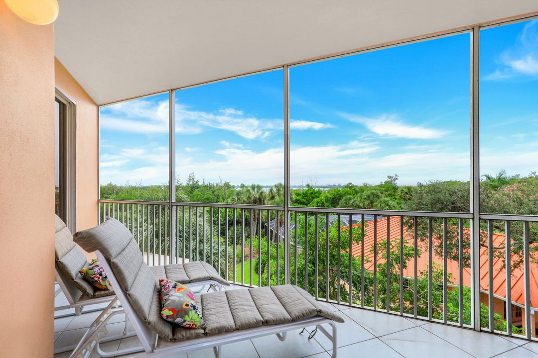 269 Vintage Bay Dr #212, Marco Island, FL 34145