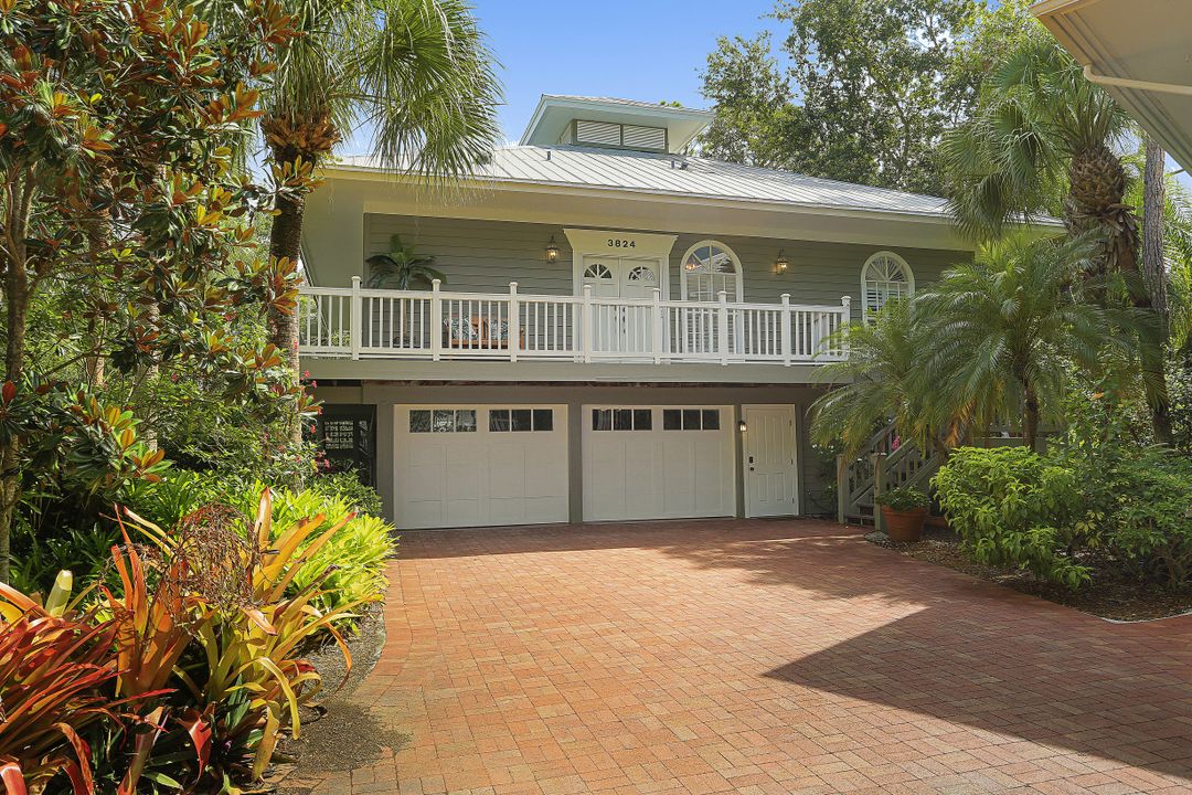 3824 Survey Cir, Bonita Springs, FL 34134