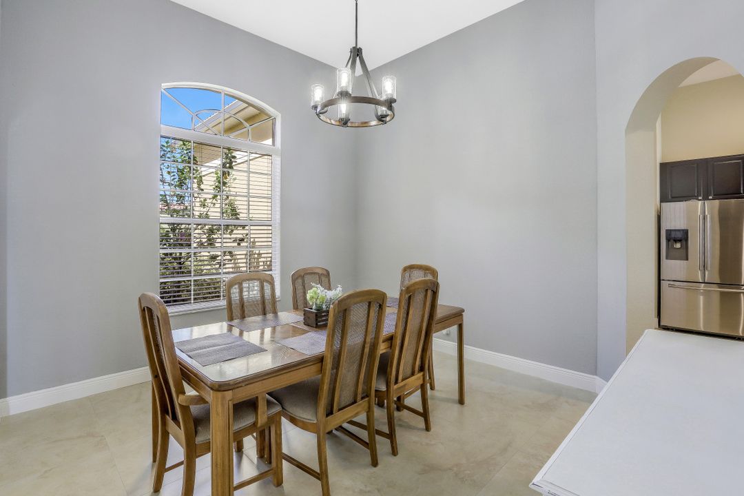 2198 Grove Dr, Naples, FL 34120