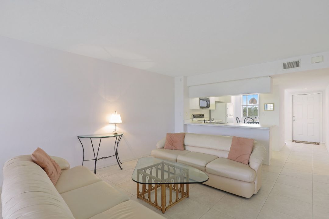 285 Naples Cove Dr #1604, Naples, FL 34110