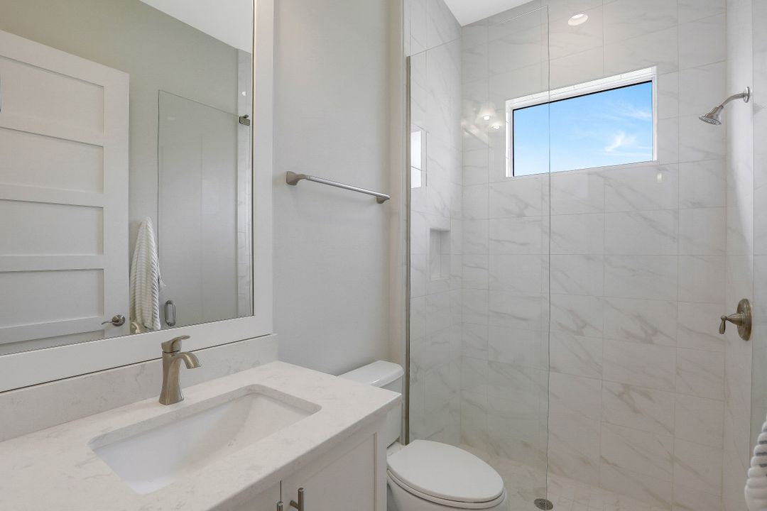 7075 Dominica Dr, Naples, FL 34113