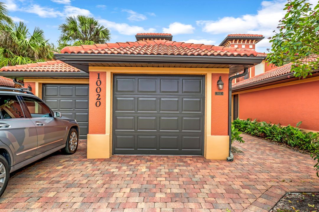 10020 Heather Ln #903, Naples, FL 34119