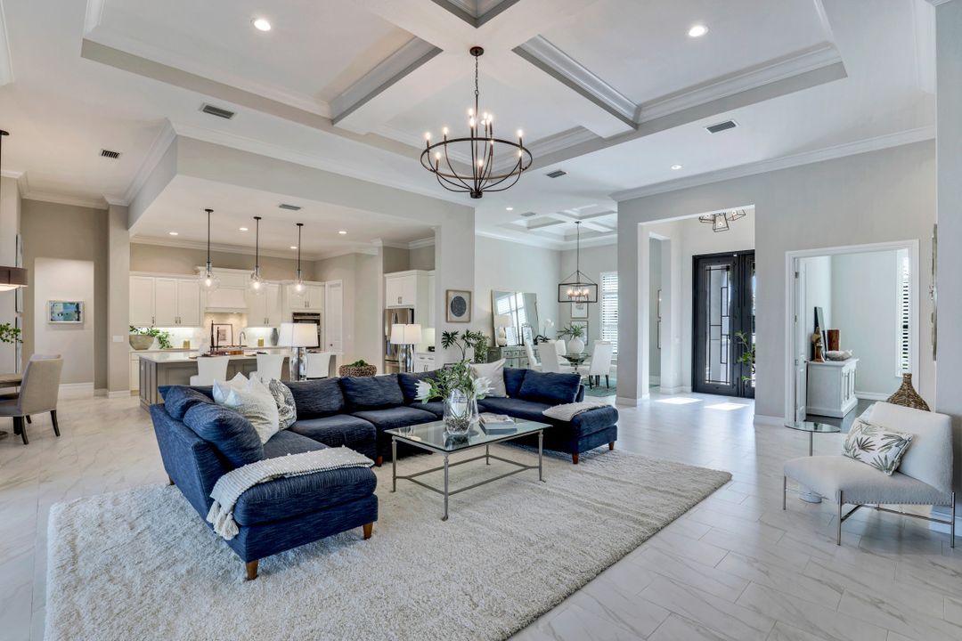 9011 Arrezo Ct, Naples, FL 34119