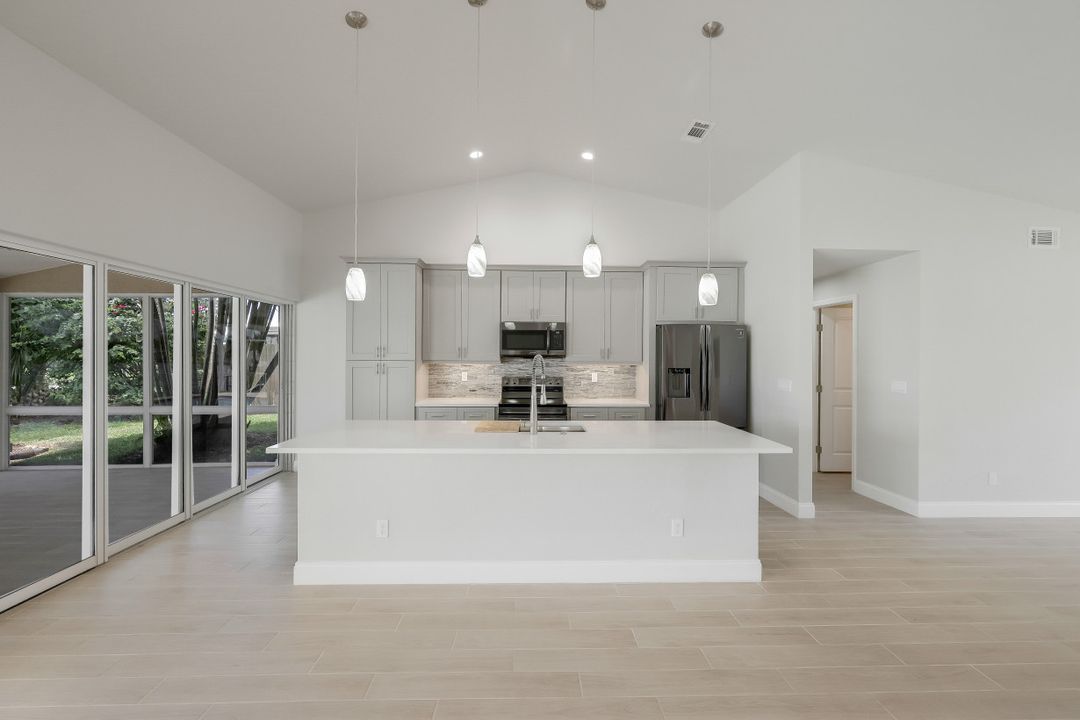 1014 Hancock Bridge Pkwy, Cape Coral, FL 33990