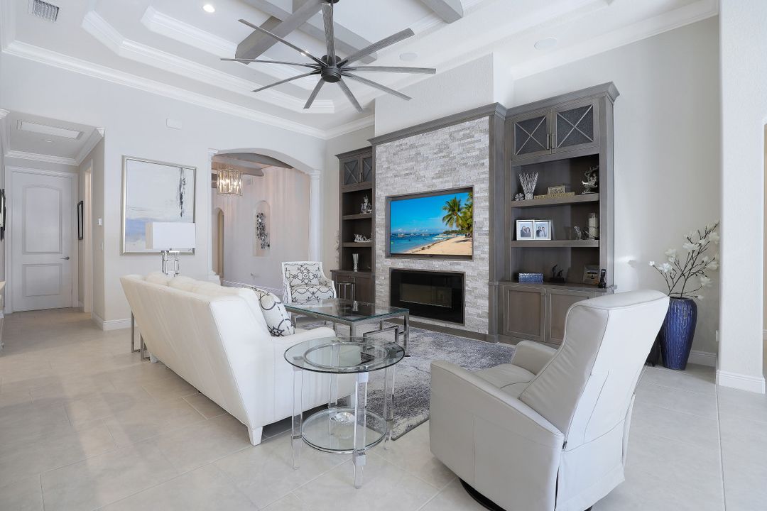 10102 Palazzo Dr, Naples, FL 34119