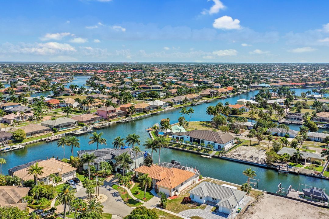 835 Saturn Ct, Marco Island, FL 34145