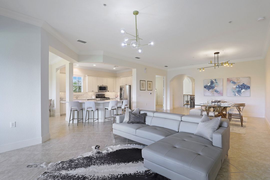 3176 Serena Ln #202, Naples, FL 34114