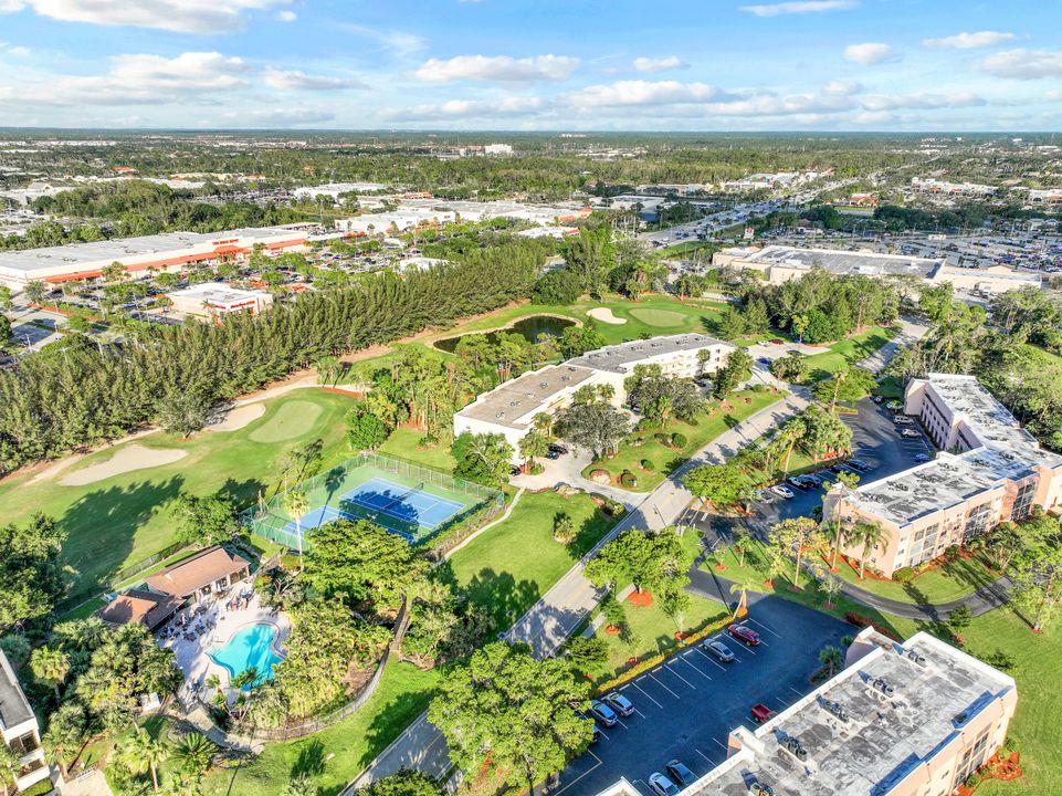 501 Forest Lakes Blvd #205, Naples, FL 34105