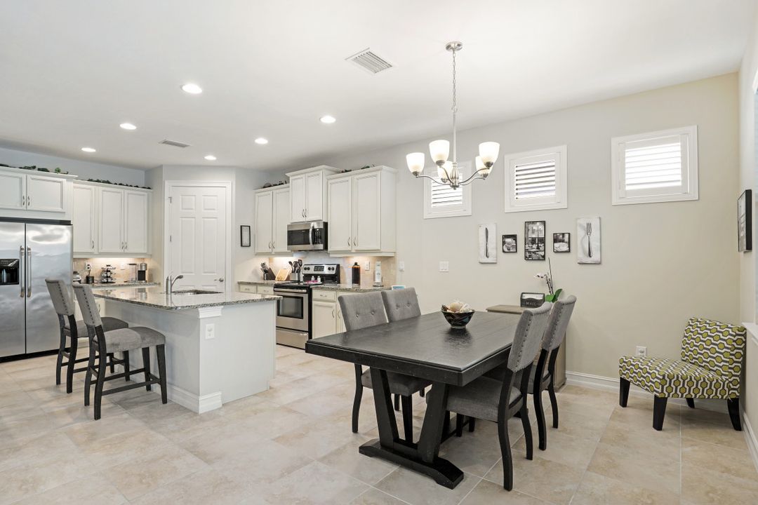 16432 Aberdeen Wy, Naples, FL 34110