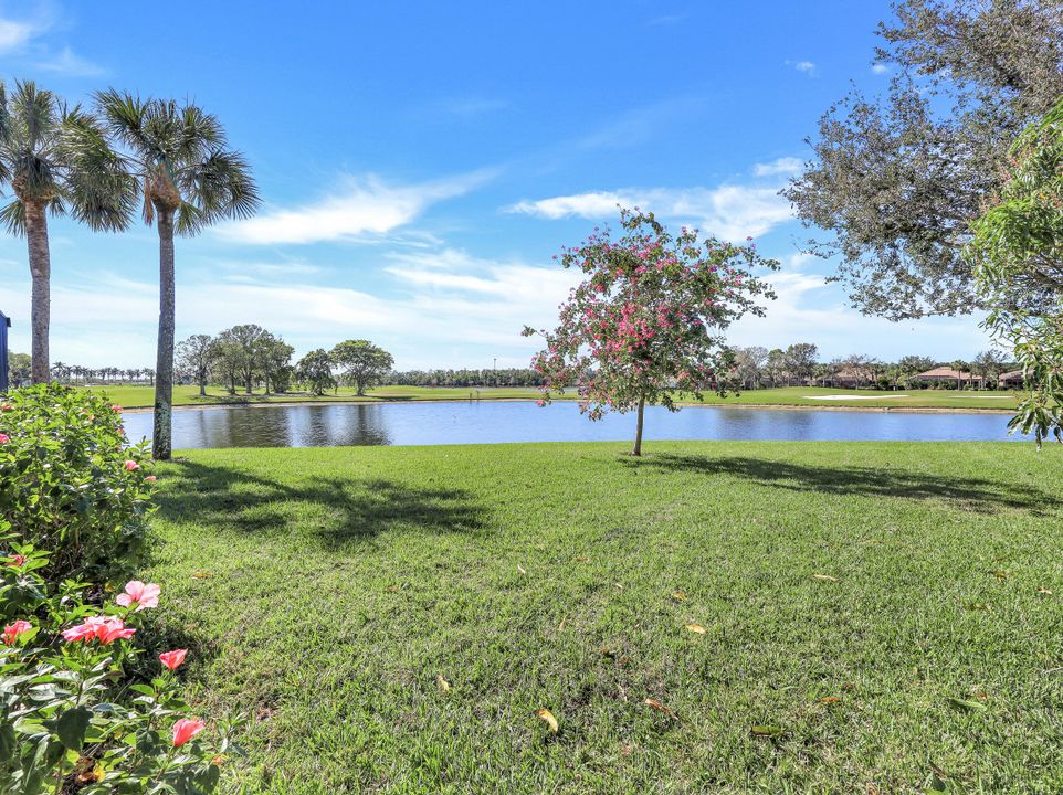 8979 Morgan Ct, Naples, FL 34113