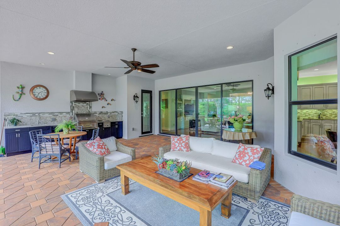 3987 Bering Ct, Naples, FL 34119