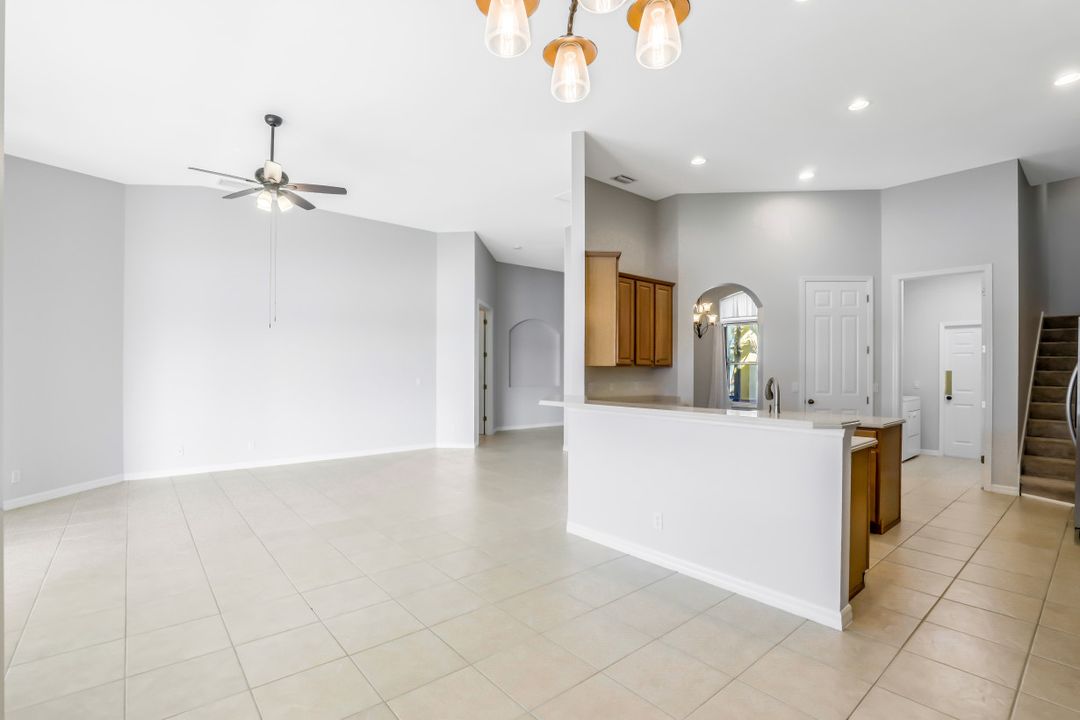 2227 Grove Dr, Naples, FL 34120