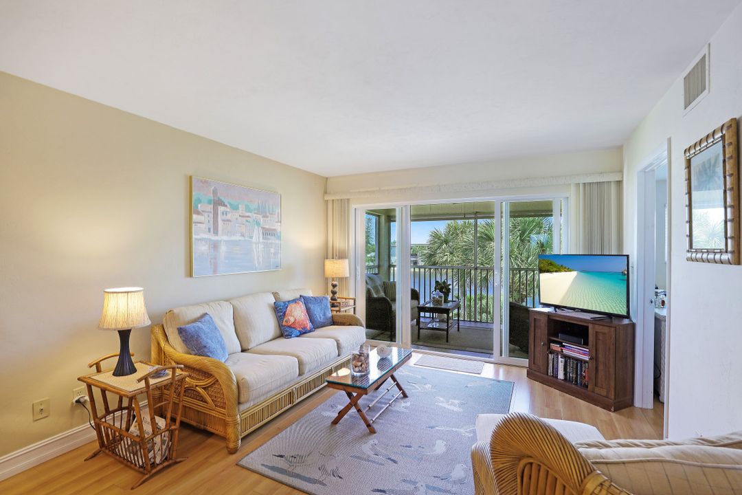 1004 Manatee Rd #H301, Naples, FL 34114