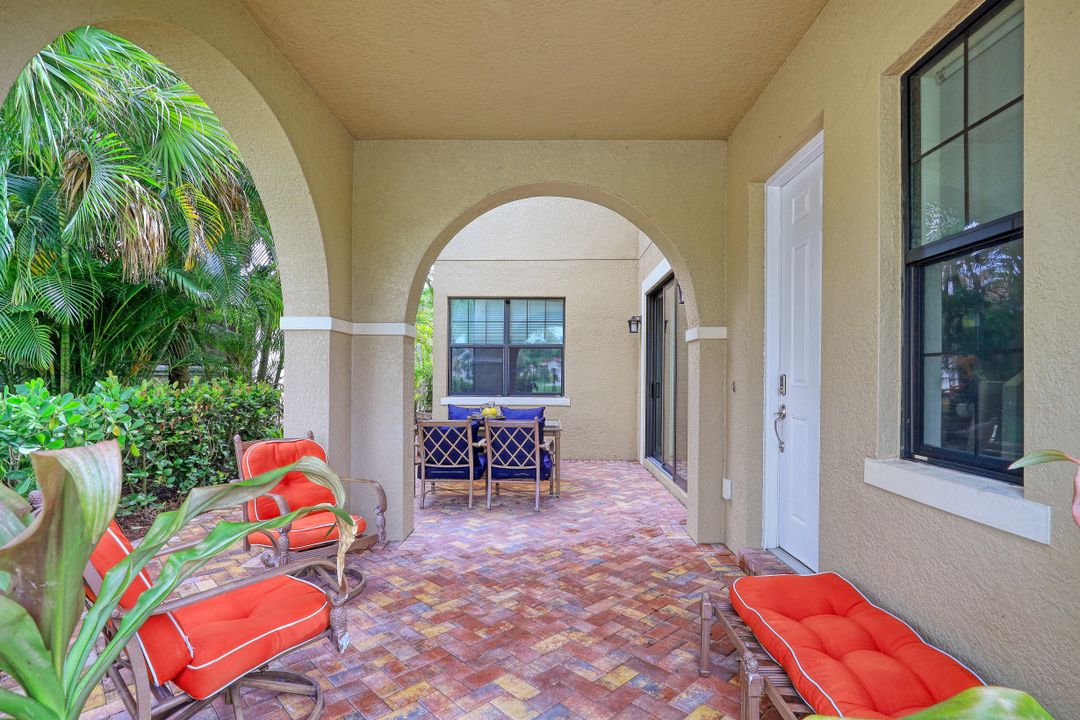 1300 Kendari Terrace, Naples, FL 34113