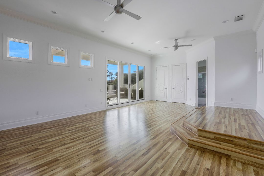 6262 Standing Oaks Ln, Naples, FL 34119