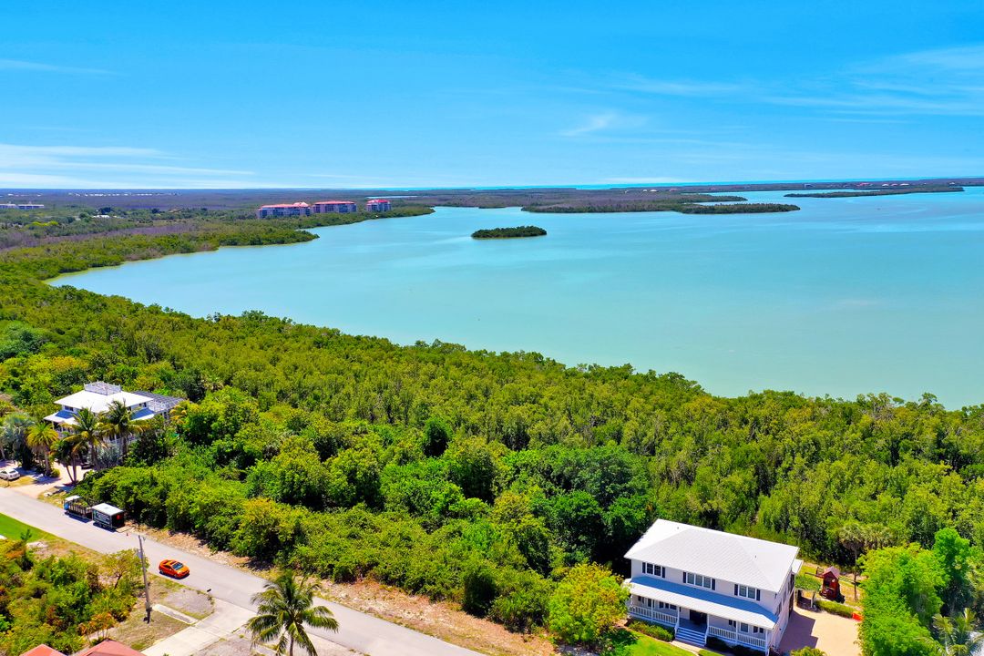 1959 Sheffield Ave, Marco Island, FL 34145