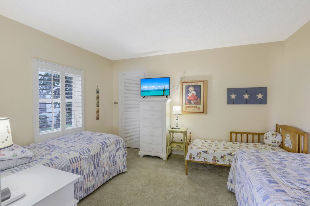 3400 Gulf Shore Blvd N #J-1, Naples, FL 34103