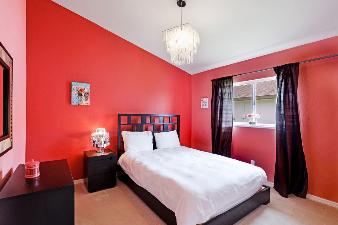 2100 SW 28th Ln, Cape Coral, FL 33914