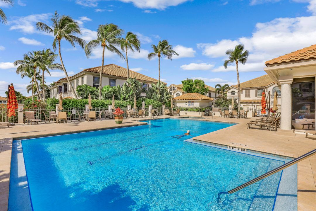 107 Colonade Cir #103, Naples, FL 34103