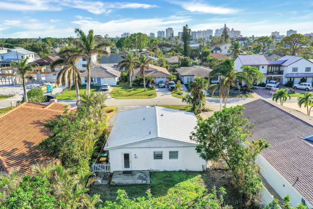 513 104th Ave N, Naples, FL 34108