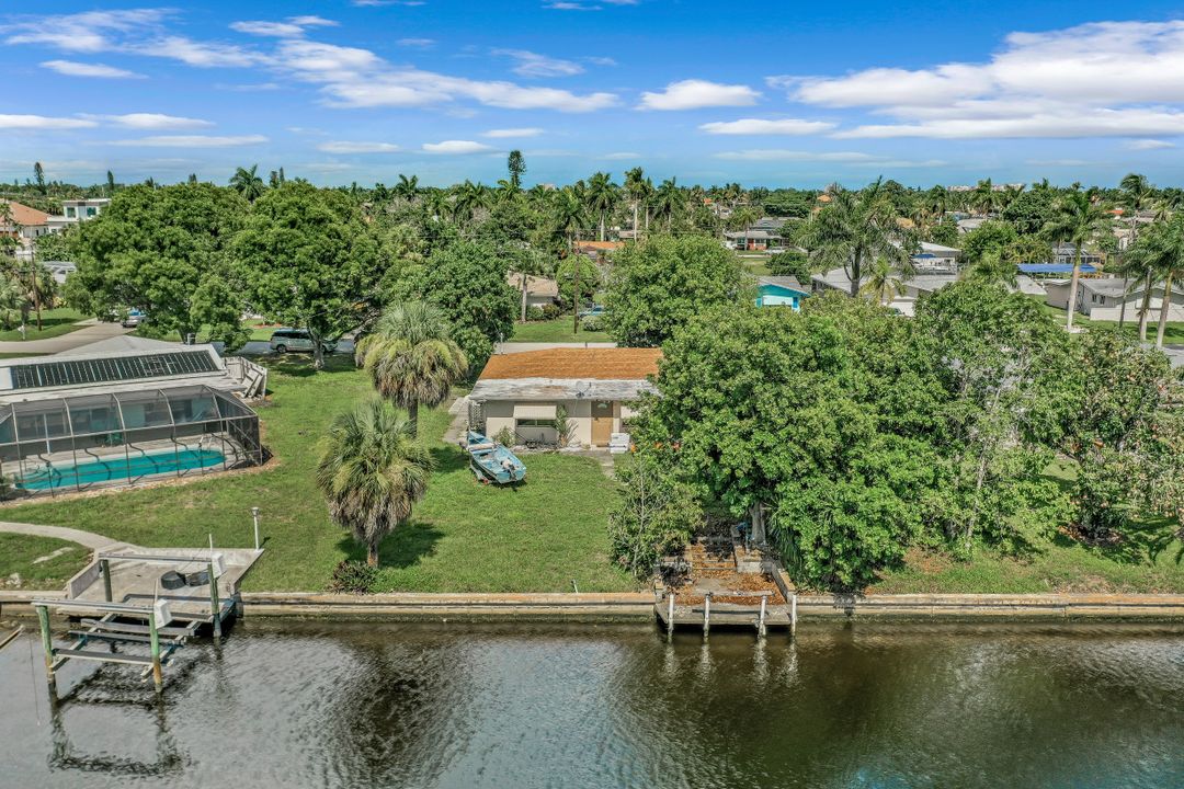 5310 Bayview Ct, Cape Coral, FL 33904