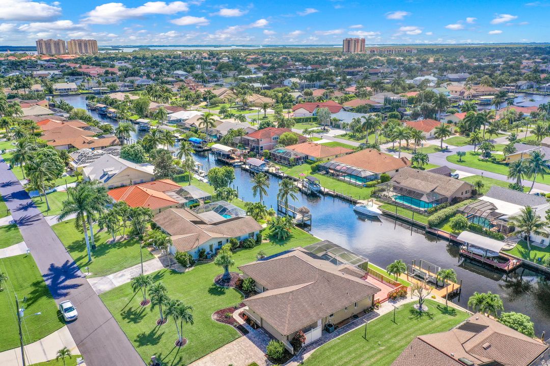 5228 SW 11th Pl, Cape Coral, FL 33914