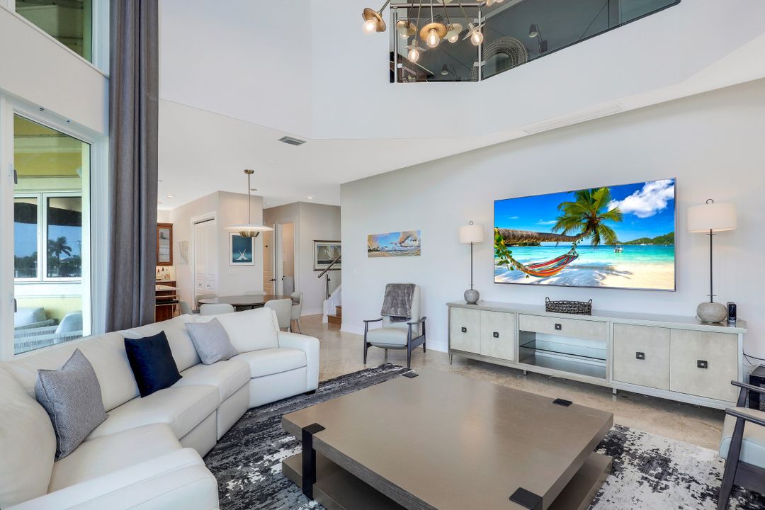 1305 Curlew Ave, Naples, FL 34102