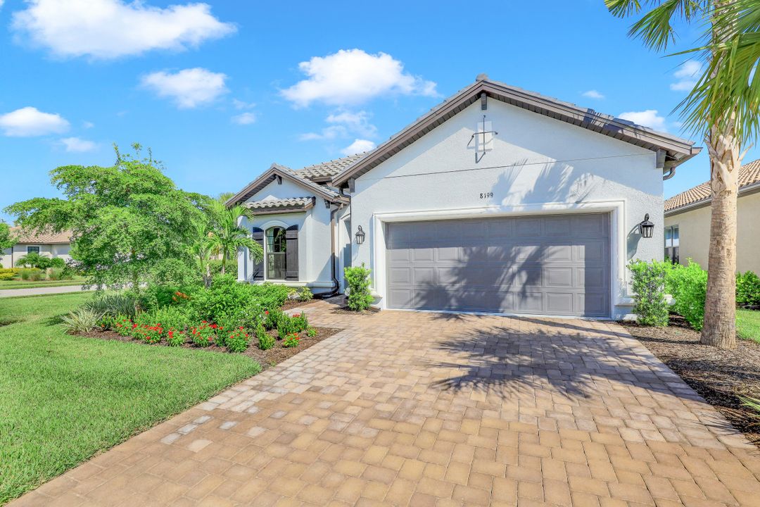 8199 Lucello Terrace N, Naples, FL 34114