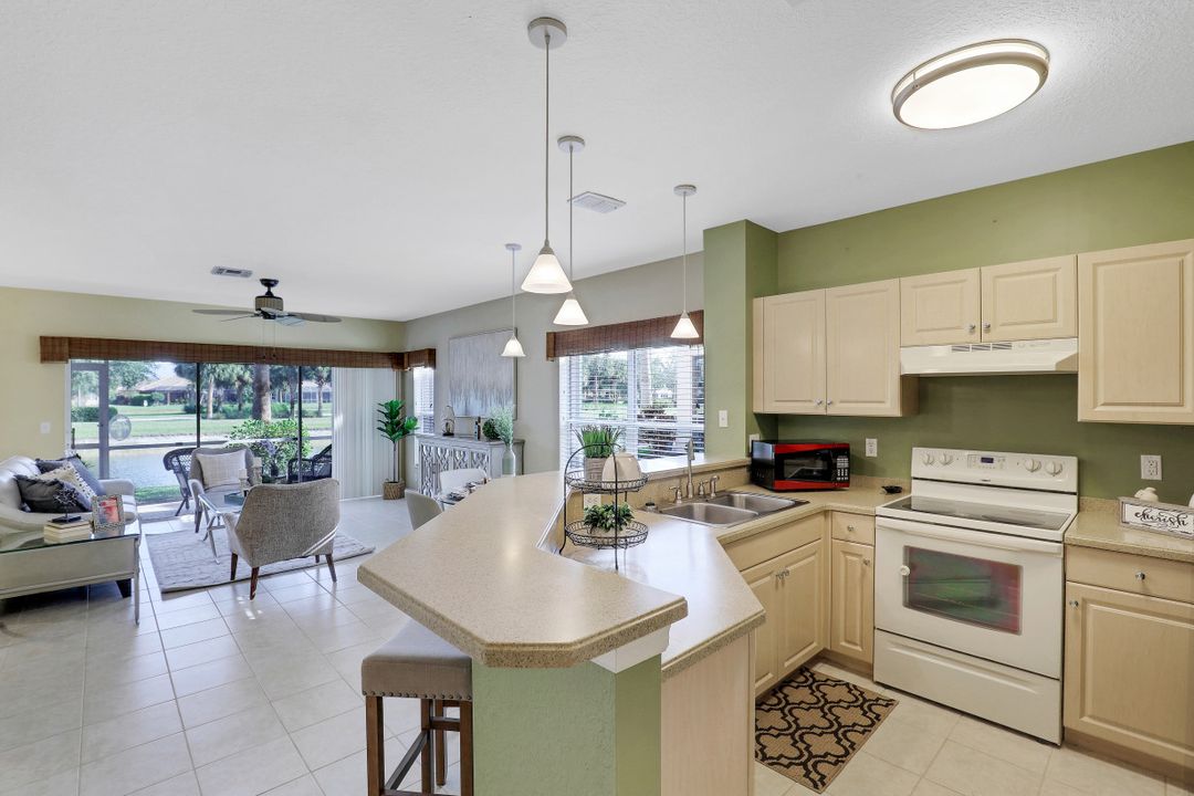 1370 Weeping Willow Ct, Cape Coral, FL 33909