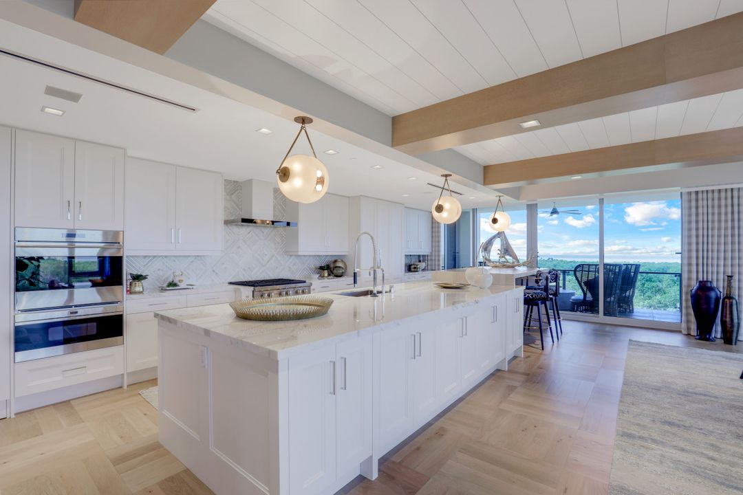 6897 Grenadier Blvd #504, Naples, FL 34108