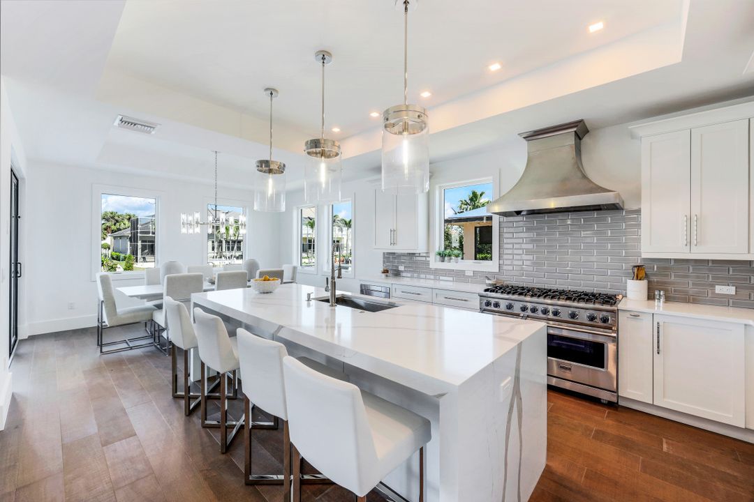 469 Germain Ave, Naples, FL 34108