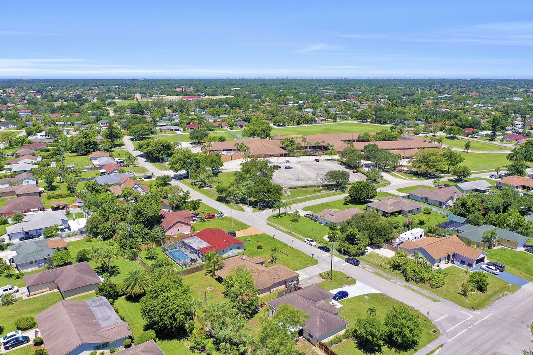 4416 27th Ct SW, Naples, FL 34116