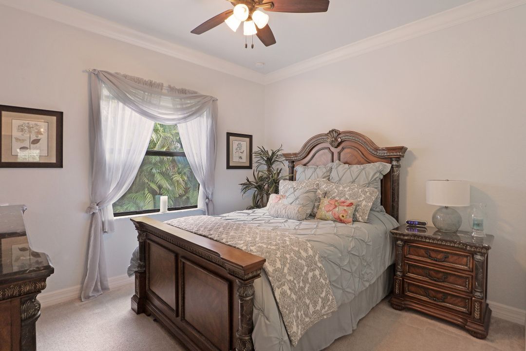 2832 Cinnamon Bay Cir, Naples, FL 34119