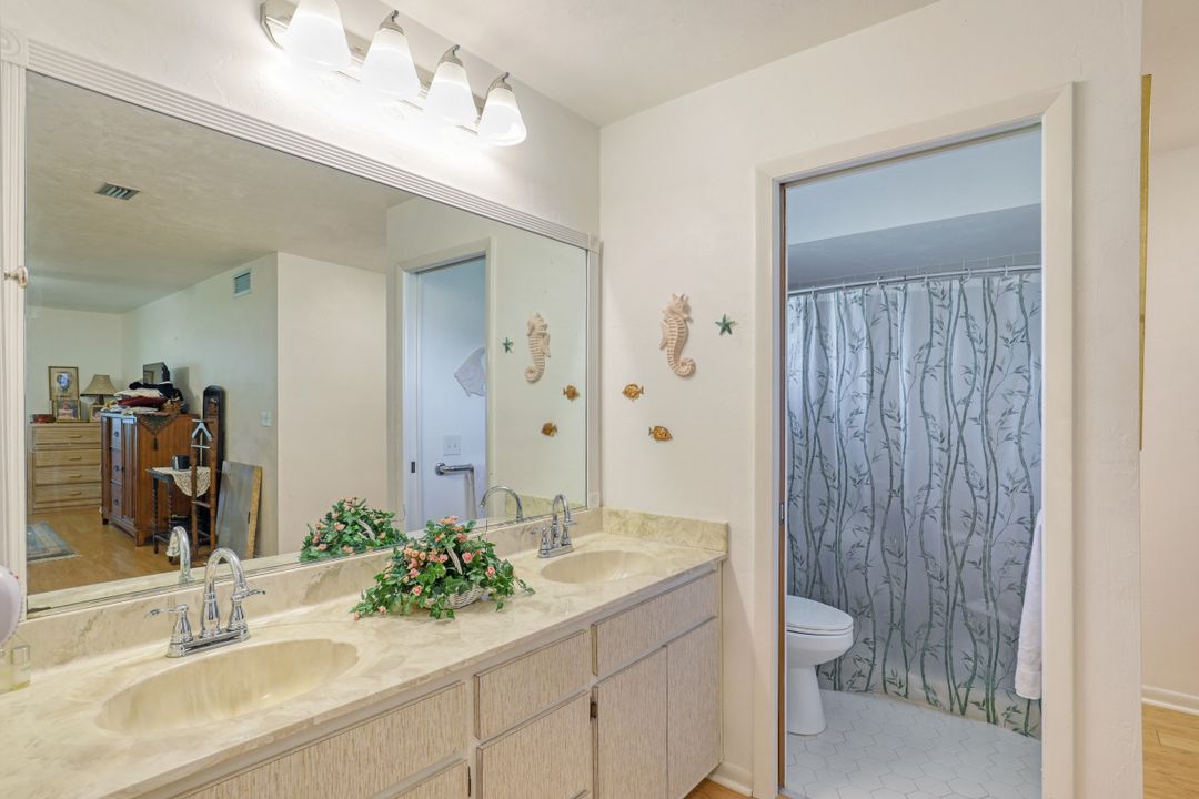 2509 Kings Lake Blvd, Naples, FL 34112