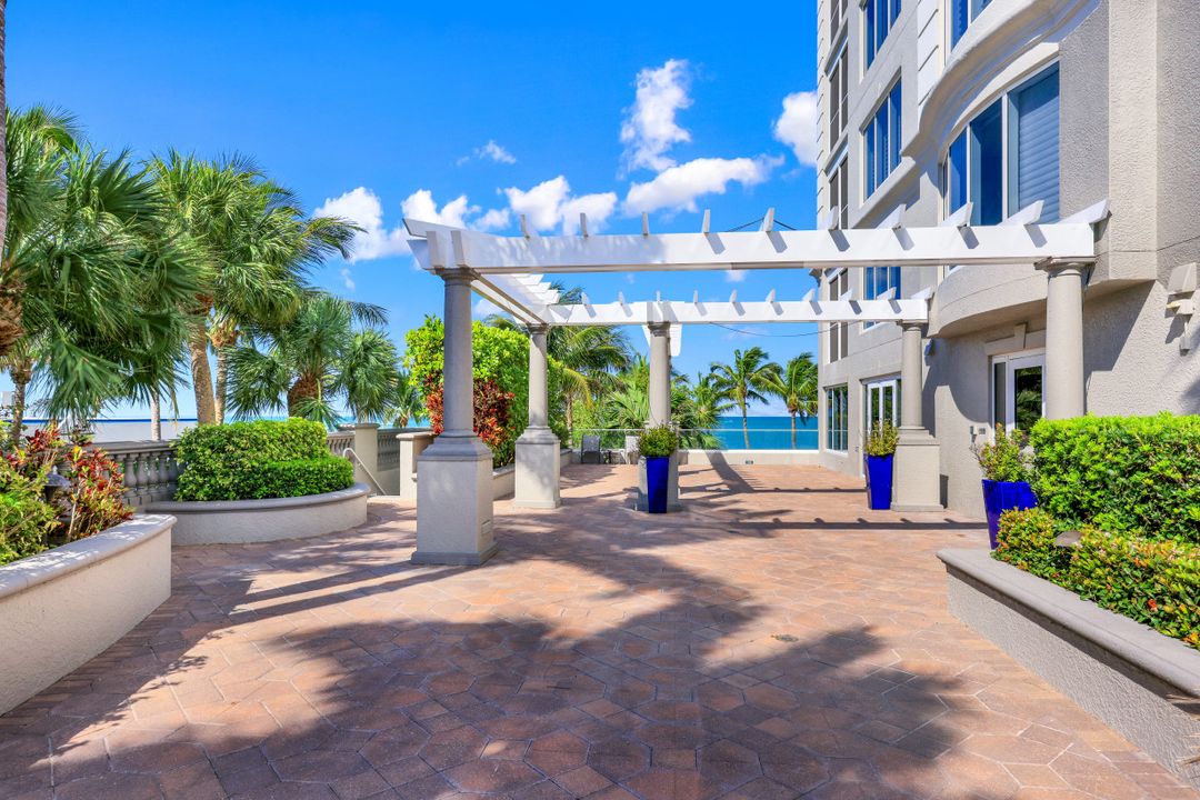 9235 Gulf Shore Dr #501, Naples, FL 34108