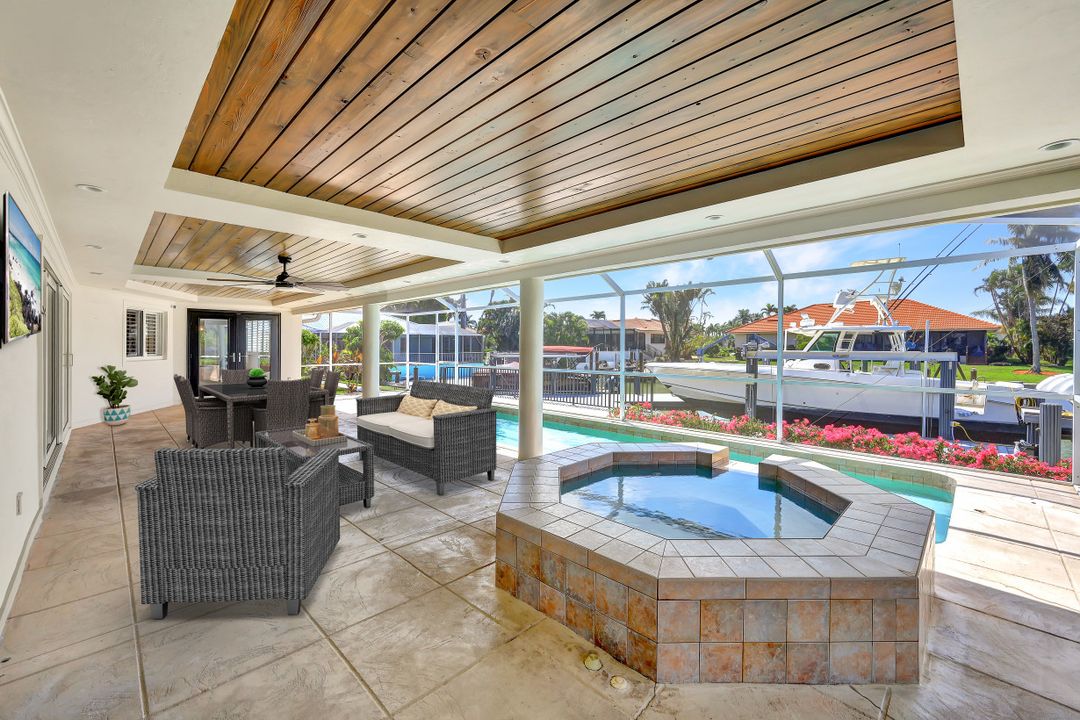 318 Polynesia Ct, Marco Island, FL 34145