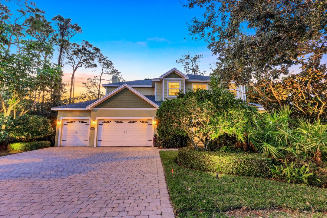 2850 Coach House Way, Naples, FL 34105