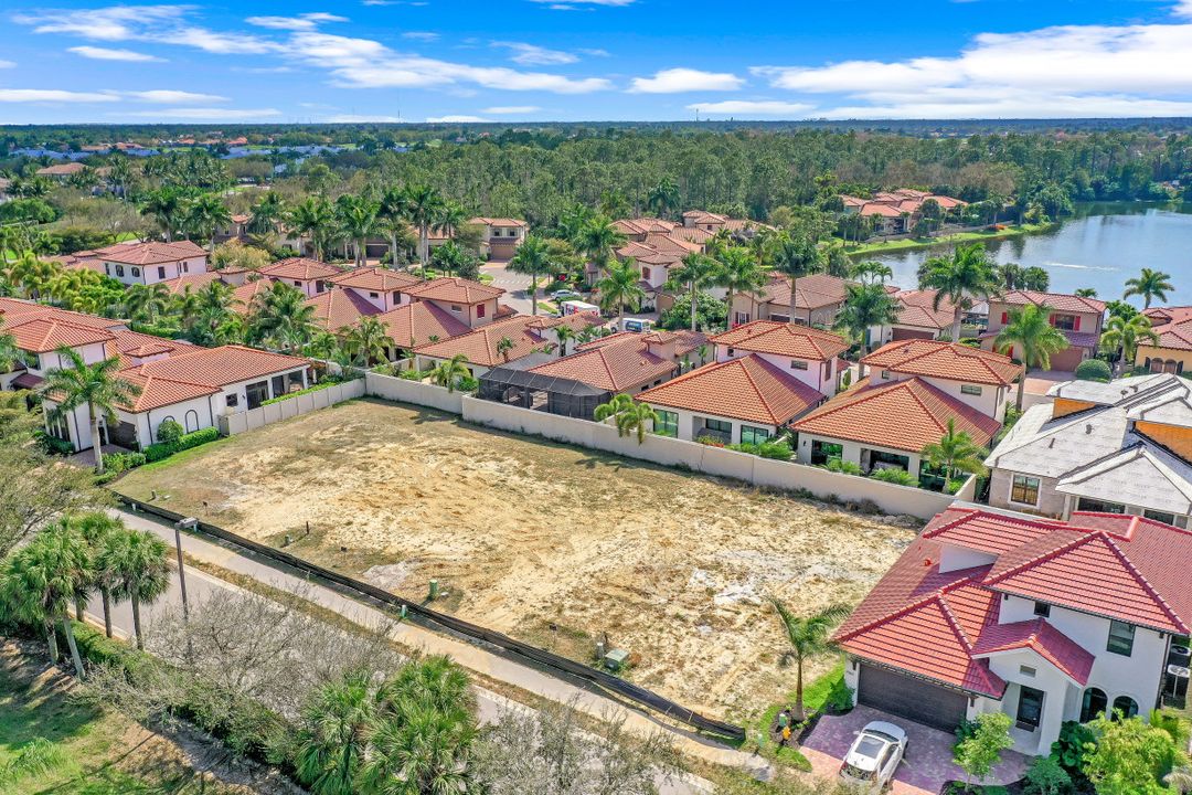 7968 Cordoba Pl, Naples, FL 34113