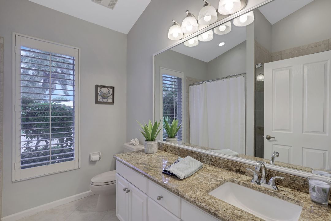 9245 The Ln, Naples, FL 34109