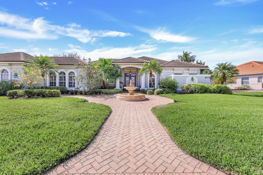8072 Tiger Lily Dr, Naples, FL 34113