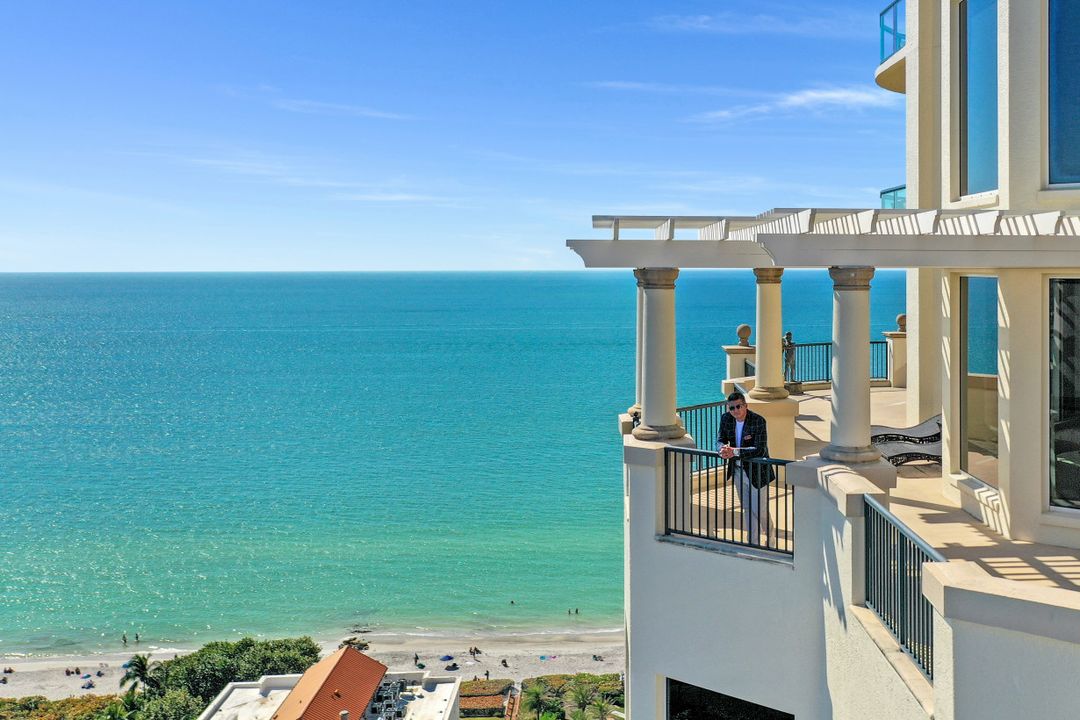 81 Seagate Dr #2001, Naples, FL 34103