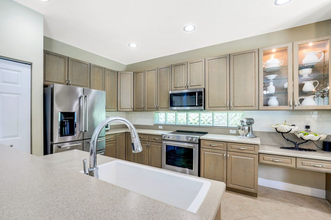 1794 Ribbon Fan Ln, Naples, FL 34119