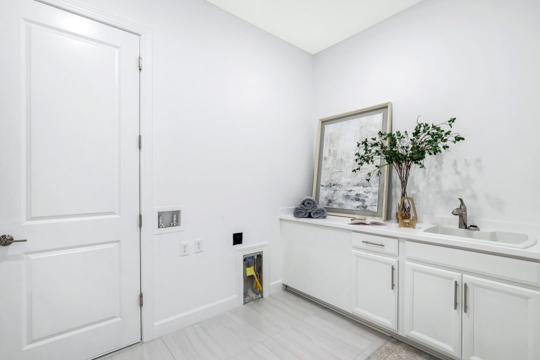 8924 Cappello Ct, Naples, FL 34119