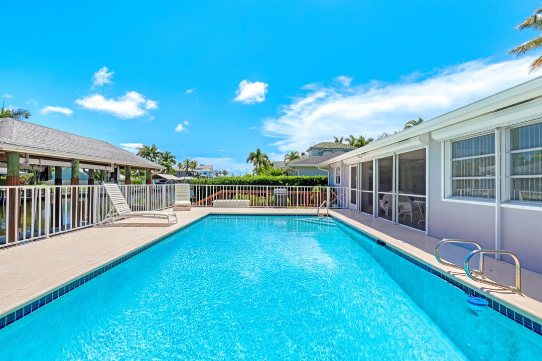 139 Bayview Ave, Naples, FL 34108