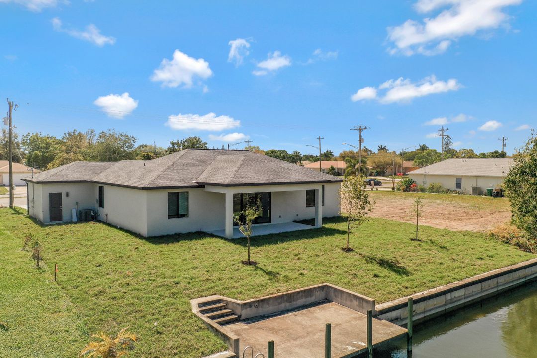 307 Gleason Pkwy, Cape Coral, FL 33914