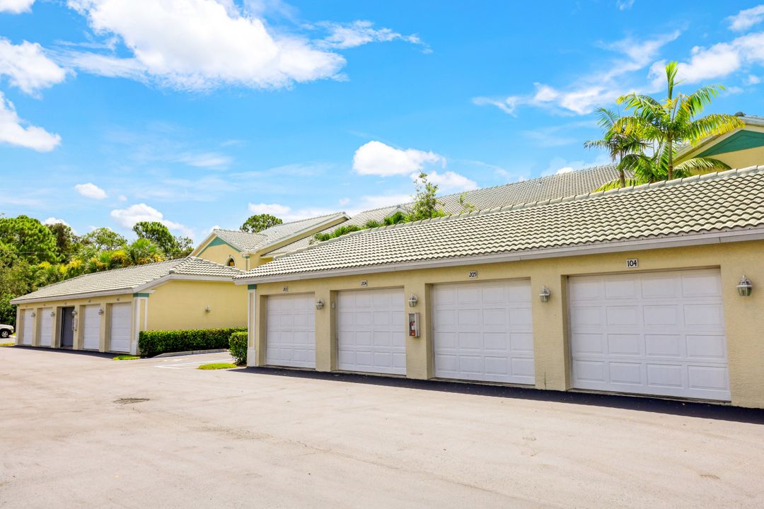 4940 Cougar Ct S #101, Naples, FL 34109