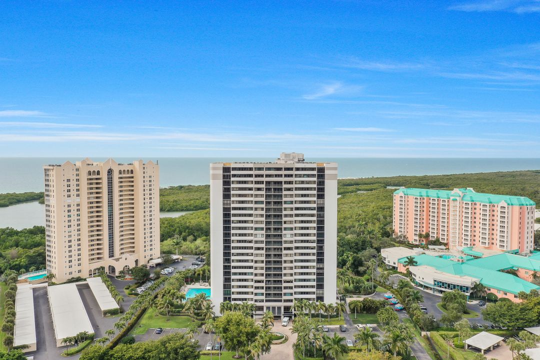 5601 Turtle Bay Dr #802, Naples, FL 34108